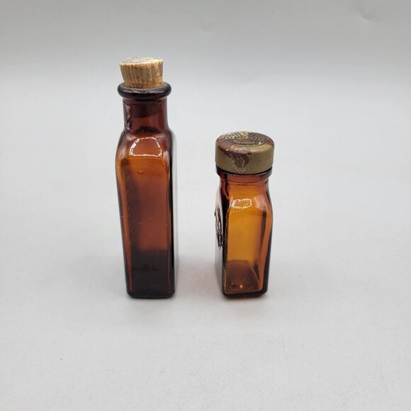 Antique Amber Glass Medicine Bottles Armour Laboratories Winthrop - Picture 2 of 10